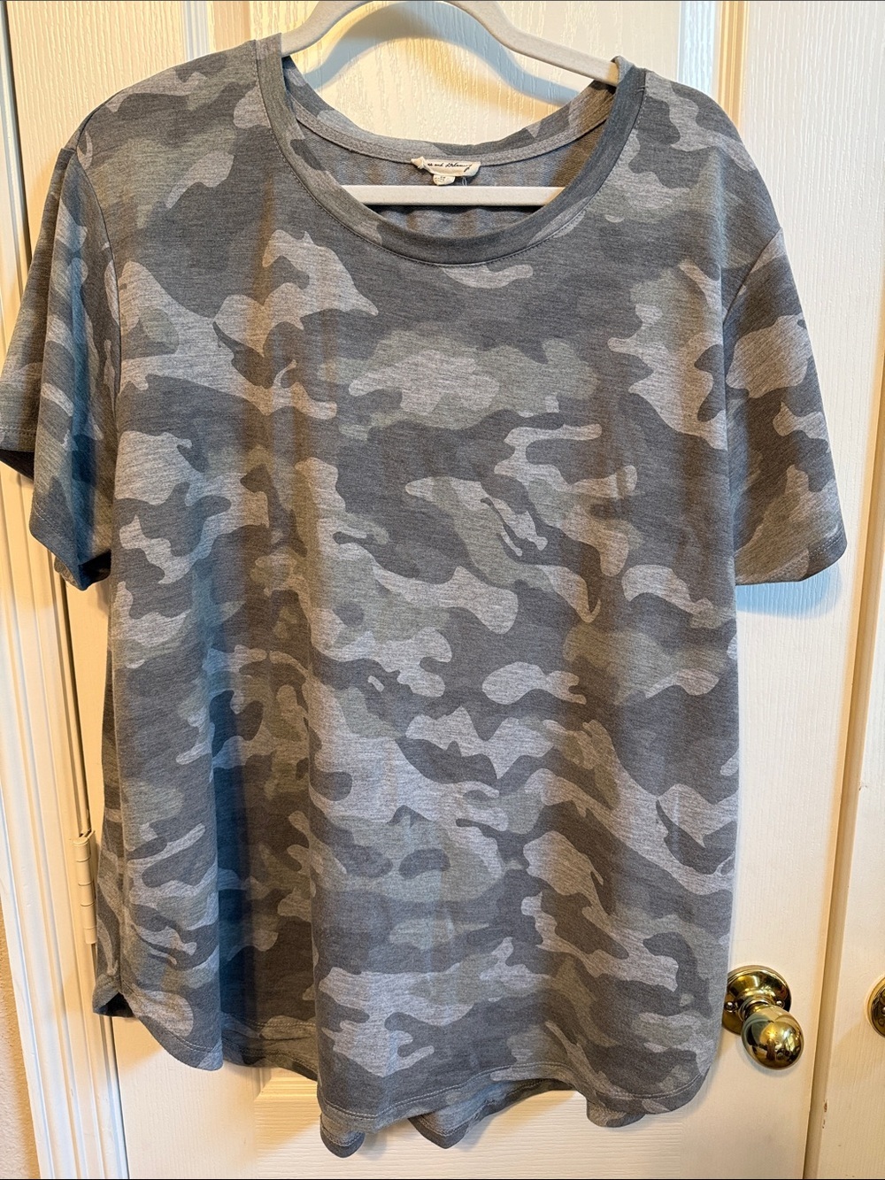 Jane and Delancey Gray Camouflage Short Sleeve Tee